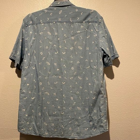 Men’s XXL casual button down - Picture 5 of 8